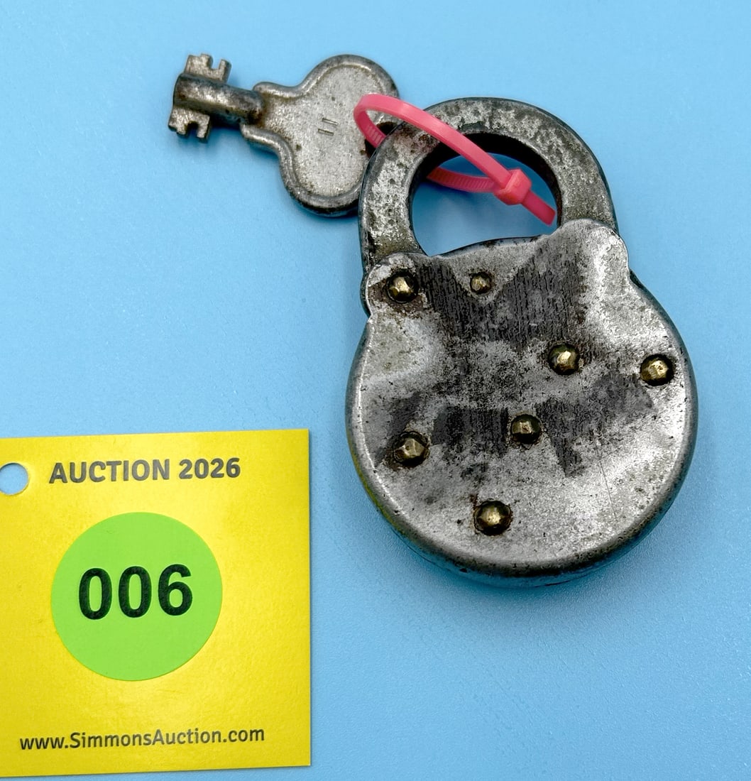 CHICAGO BURLINGTON 7 QUINCY RAILROAD W/ KEY AND DUST COVER - 2