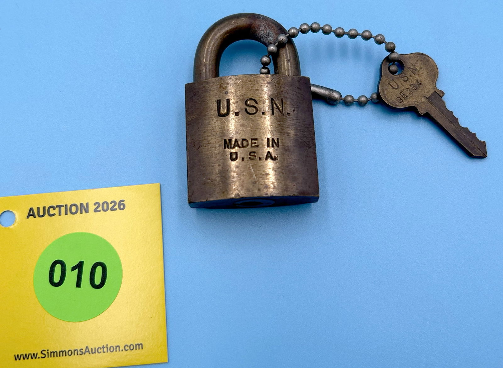 UNITED STATES NAVY BRASS SARGENT LOCK (WITH KEY) (1 of 2)