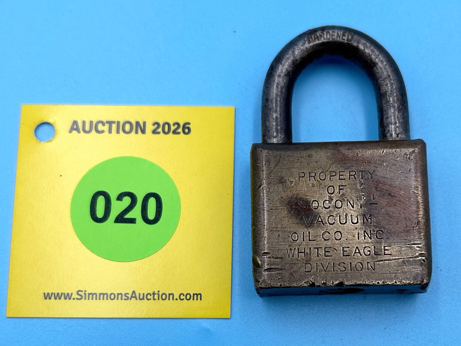 THE WILSON BOHANNAH CO PROPERTY OF SOCONY VACUUM OIL CO. WHITE EAGLE DIVISION LOCKWITH BRASS BODY...: THE WILSON BOHANNAH CO PROPERTY OF SOCONY VACUUM OIL CO. WHITE EAGLE DIVISION LOCKWITH BRASS BODY AND STEEL SHACKLE (NO KEY)