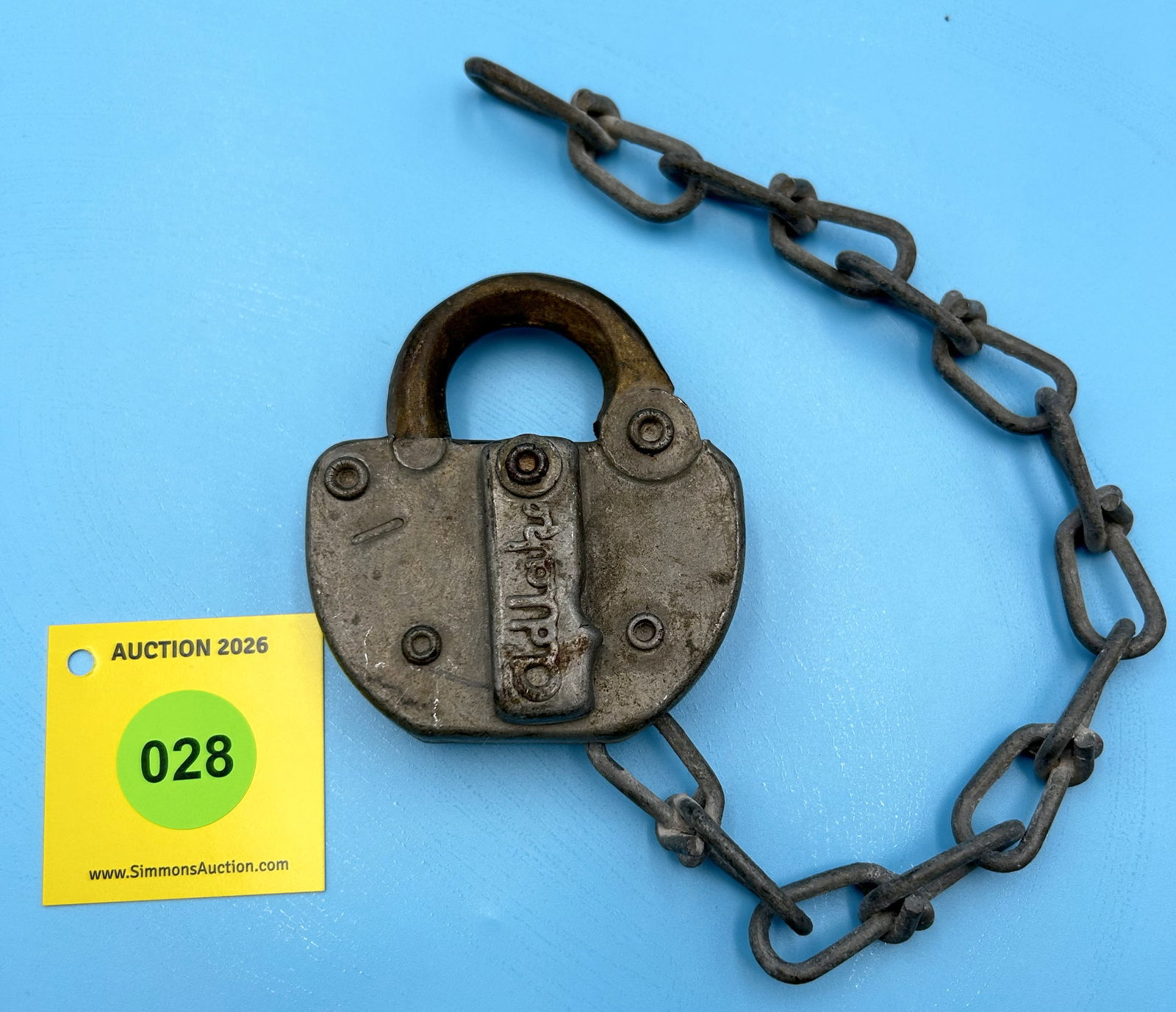 MO PAC - M OF W ADLAKE STEEL BODY, BRASS SHACKLE LOCK WITH DUST COVER (NO KEY): MO PAC - M OF W ADLAKE STEEL BODY, BRASS SHACKLE LOCK WITH DUST COVER (NO KEY)