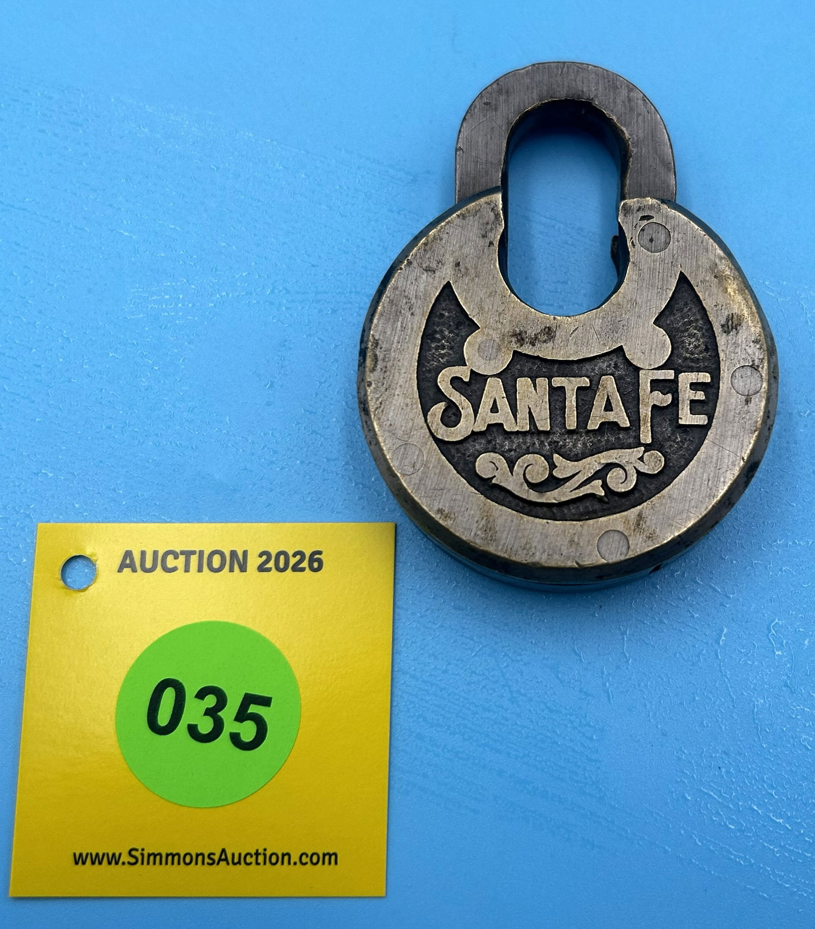 SANTA FE RAILWAY ALL BRASS LOCK PANCAKE STYLE (NO KEY): SANTA FE RAILWAY ALL BRASS LOCK PANCAKE STYLE (NO KEY)