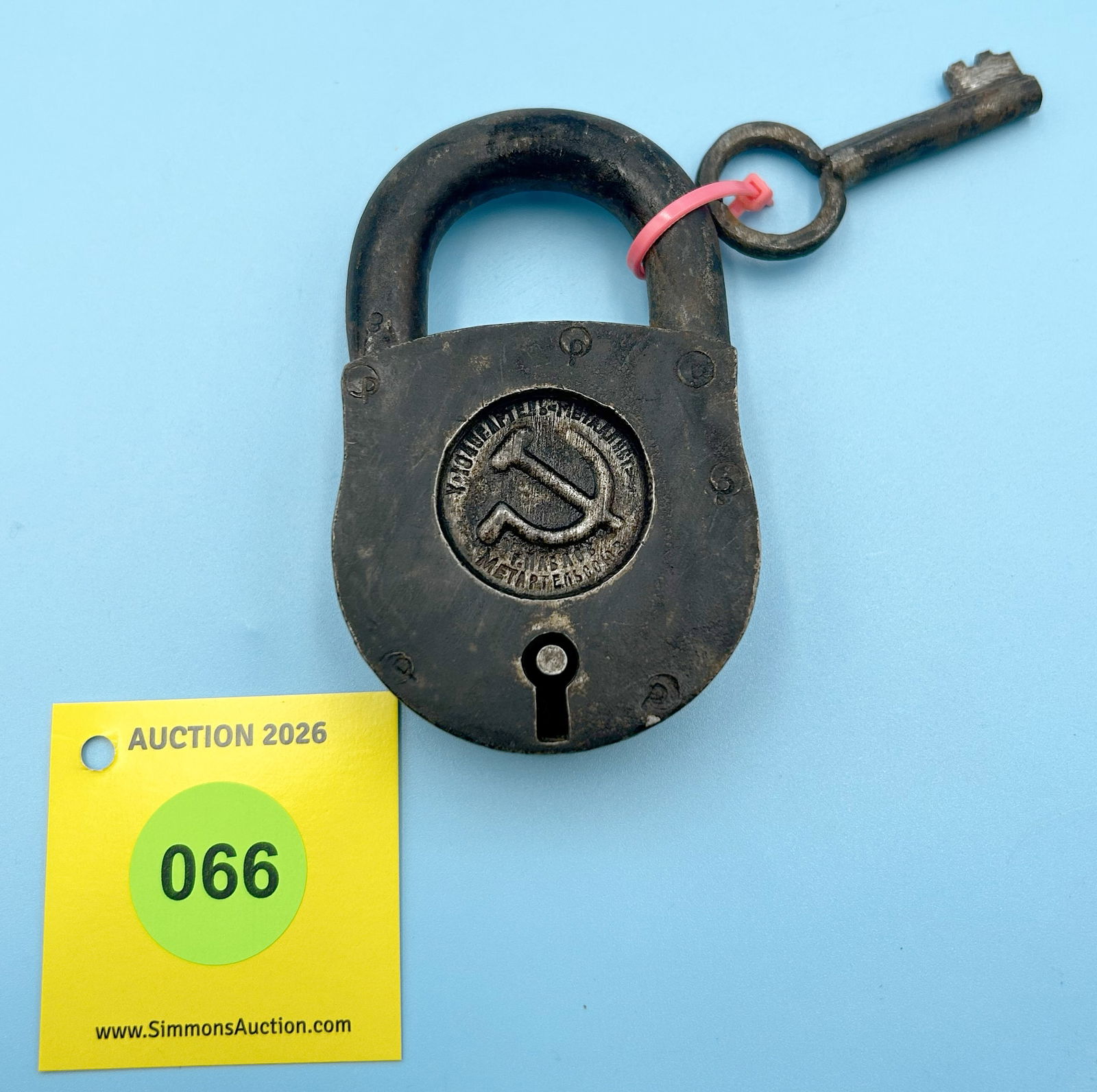 RUSSIAN HAMMER & SICKLE PADLOCK, ARTEL METALIST, PAVLOVO, HAMMER AND SICKLE LOCK STYLE (WITH KEY) (1 of 2)