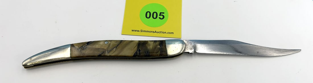 Royal Brand Cutlery Co. - Celluloid Large Toothpick Czeck Made, has been used, lazy blade (1 of 4)