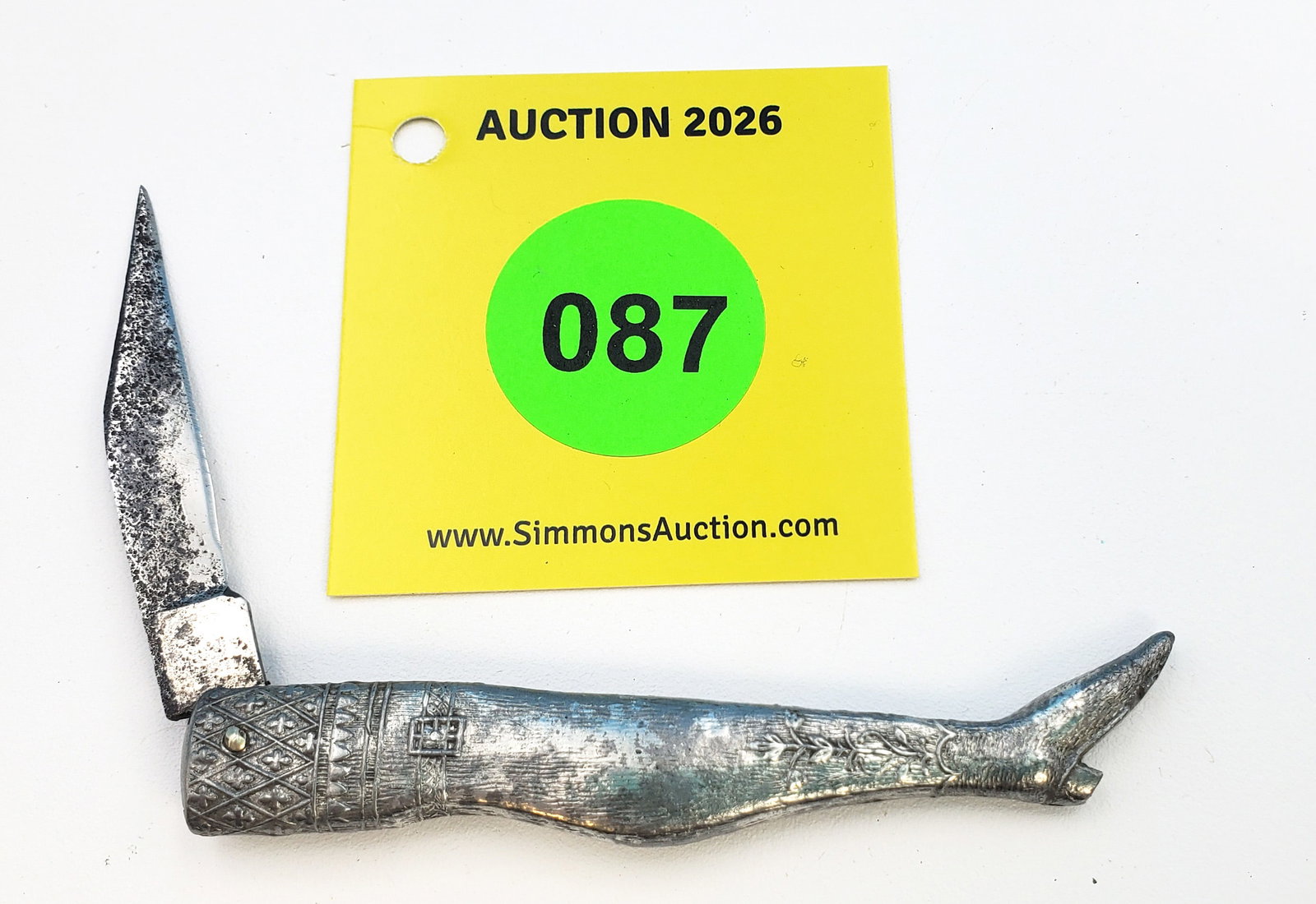 Fray Lady Leg - Metal handles, has been used & sharpened, was cleaned, light snap - 3