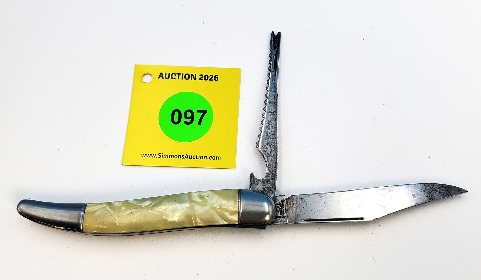 Imperial Hammer Brand - Celluloid Fish Knife, light use, good snap, no cracks (1 of 3)