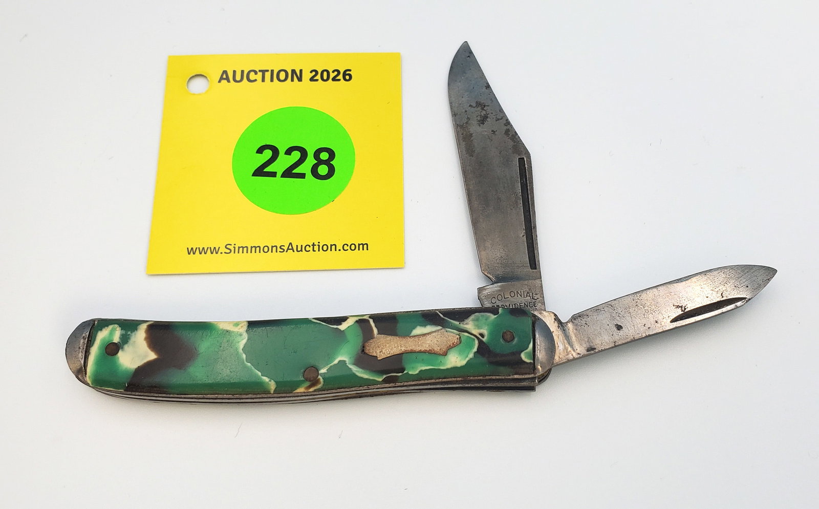 Colonial - used and sharpened, celluloid jack, no chips or cracks (1 of 3)