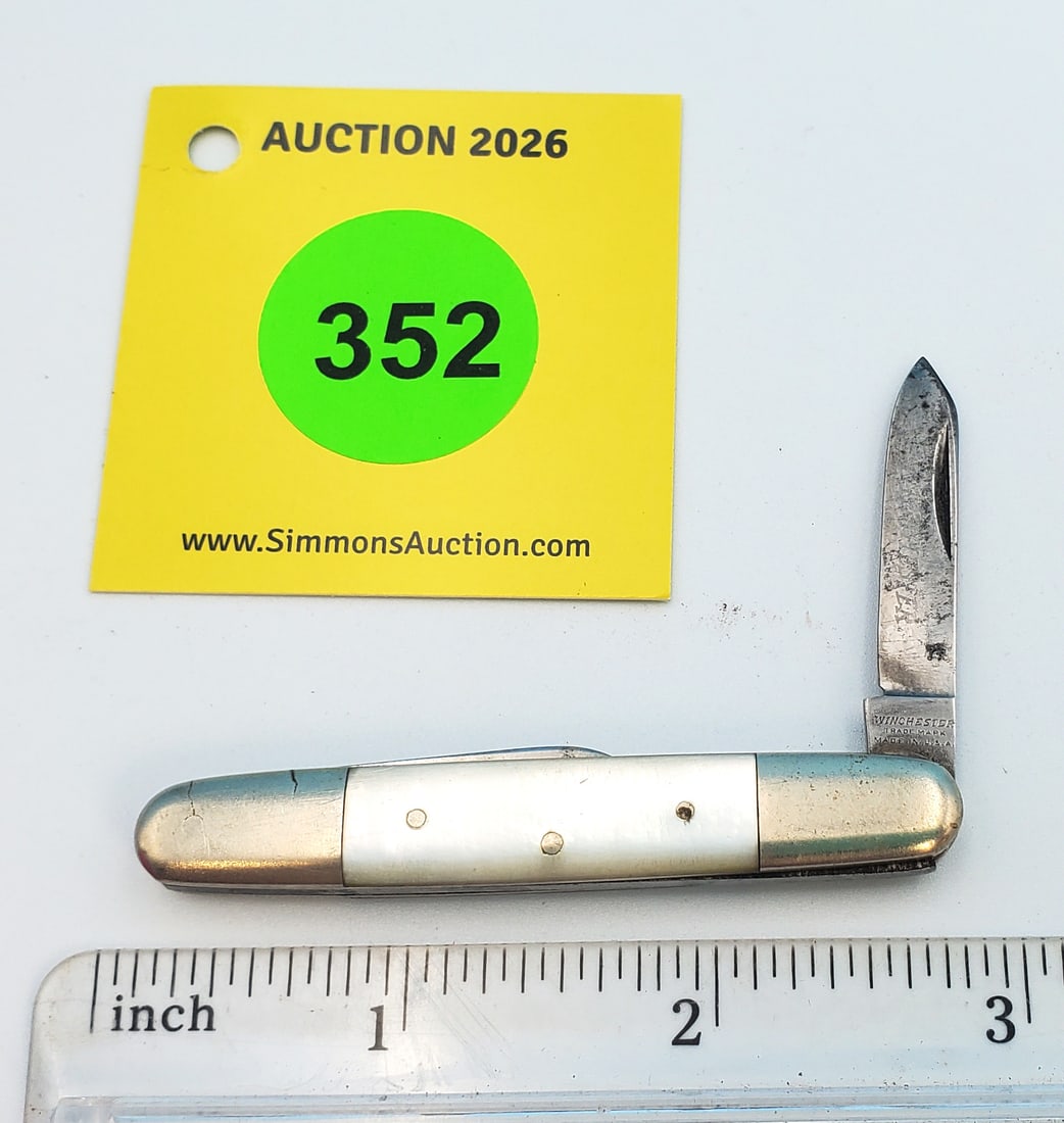 W4 Winchester - Pearl Pen, light use, good snap, no cracks 2306: W4 Winchester - Pearl Pen, light use, good snap, no cracks 2306 