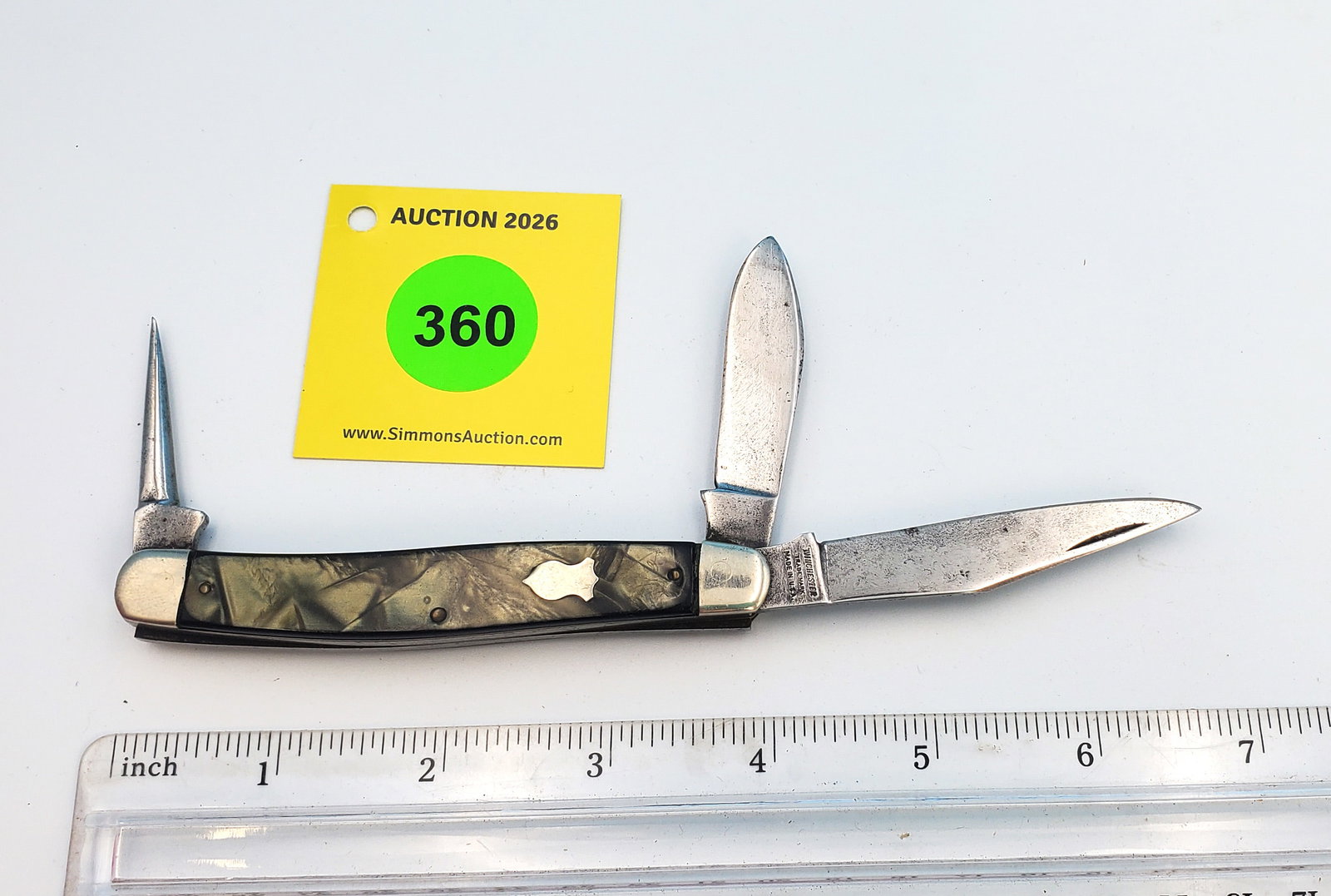 W12 Winchester- celluloid handle, 3 blades, cleaned, good snap (1 of 4)