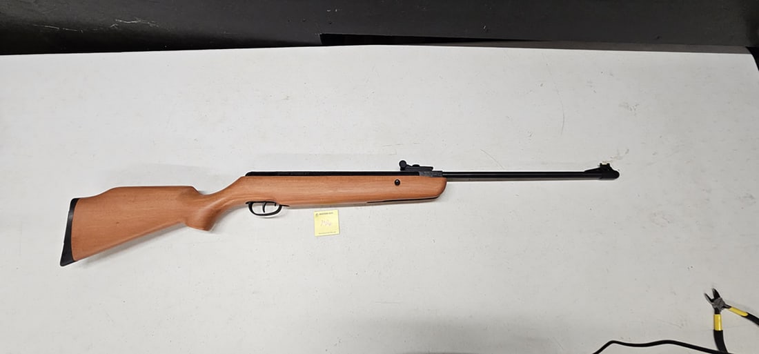 PELLET: CROSSMAN, .177, STORM XT BREAK-BARREKM SPRING-PISTON, C1K77ST, SN#: J413492 (1 of 5)