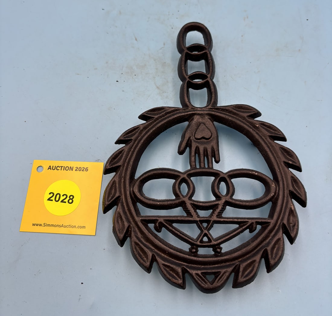 Wilton Odd Fellows or Heart in Hand 8'' x 5 3/8'' w/ four feet trivet. (1 of 2)