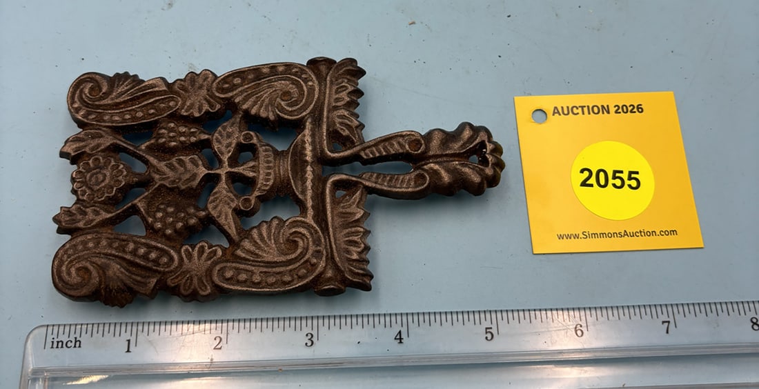 Unsigned Mini Grape 5'' x 2 7/8'' w/ three feet trivet. On reverse marked with Grape MT- 4 (1 of 2)