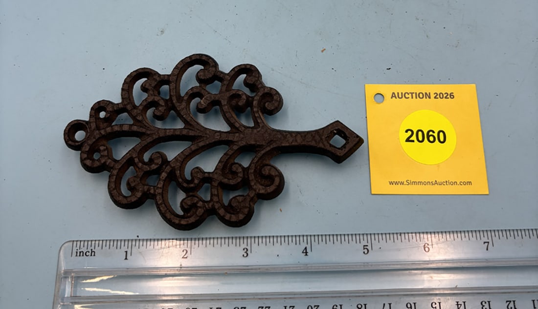 Unsigned Mini Family Tree 5'' x 3'' w/ four feet trivet. (1 of 2)