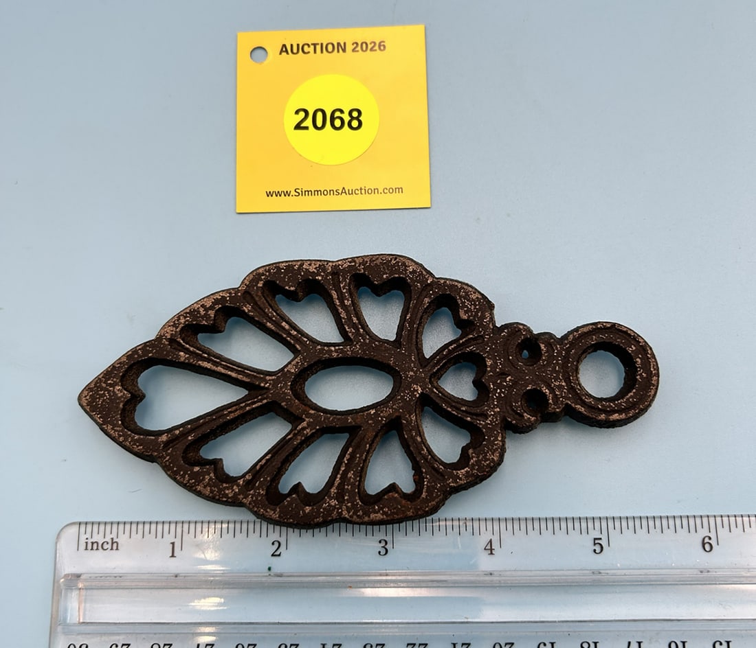 Unsigned Mini Dewdrop 5 1/2'' x 2 1/2'' w/ three feet trivet. On reverse marked with number 284: Unsigned Mini Dewdrop 5 1/2'' x 2 1/2'' w/ three feet trivet. On reverse marked with number 284