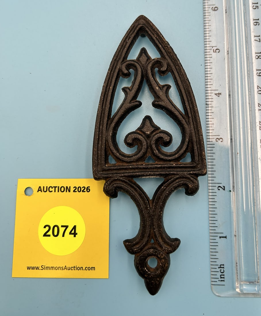 Unsigned Mini Ring Cathedral 5 1/2'' x 2 3/8'' w/ three feet trivet (1 of 1)