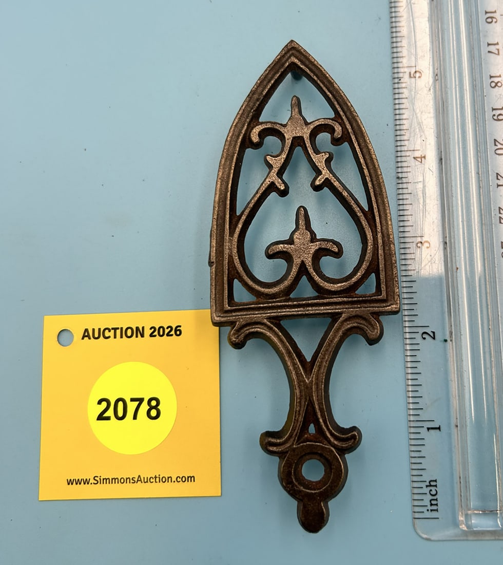 Unsigned Mini Little Cathedral 5'' x 2'' w/ three feet trivet (1 of 2)