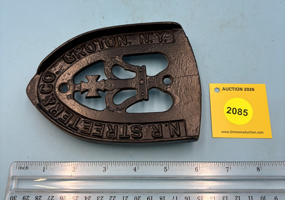 N.R. Streeter 6'' x 4 1/2'' w/ three feet trivet . On face "N.R. Streeter & Co. Groton N.Y. with ... (1 of 2)