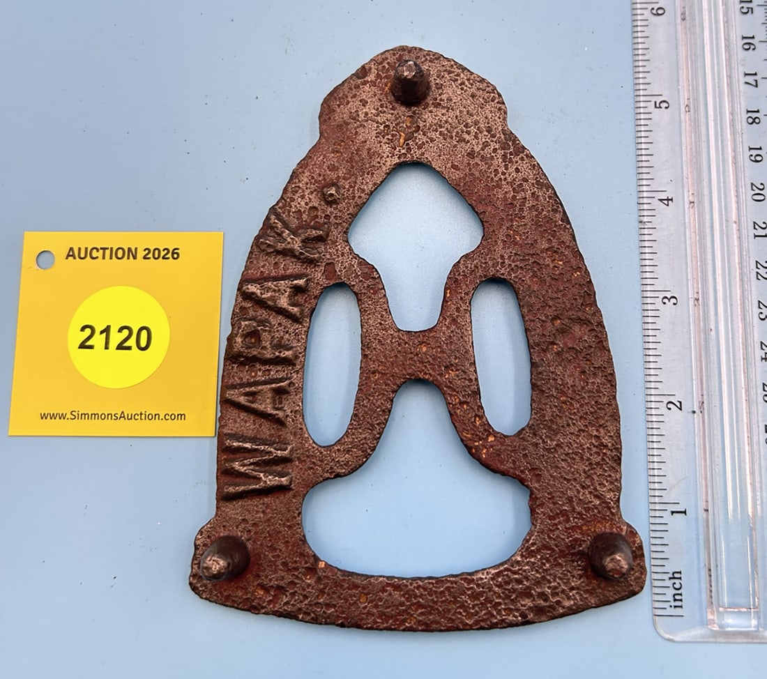 Howell Wapak 5 1/2'' x 4'' w/ three feet trivet. Shallow side iron guide rails, on reverse marked... - 2