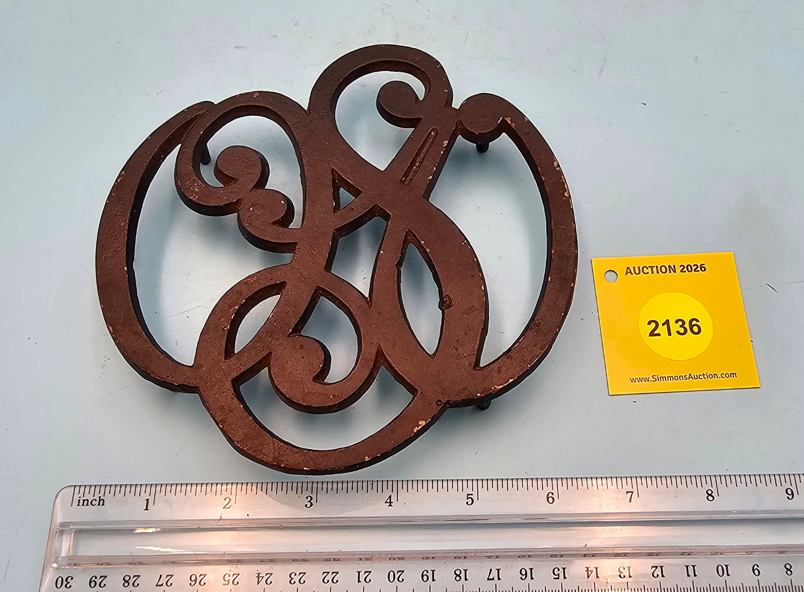 Old Sturbridge Villiage 6 1/2'' diameter w/ four feet trivet. On reverse marked with "Old Sturbri... (1 of 2)