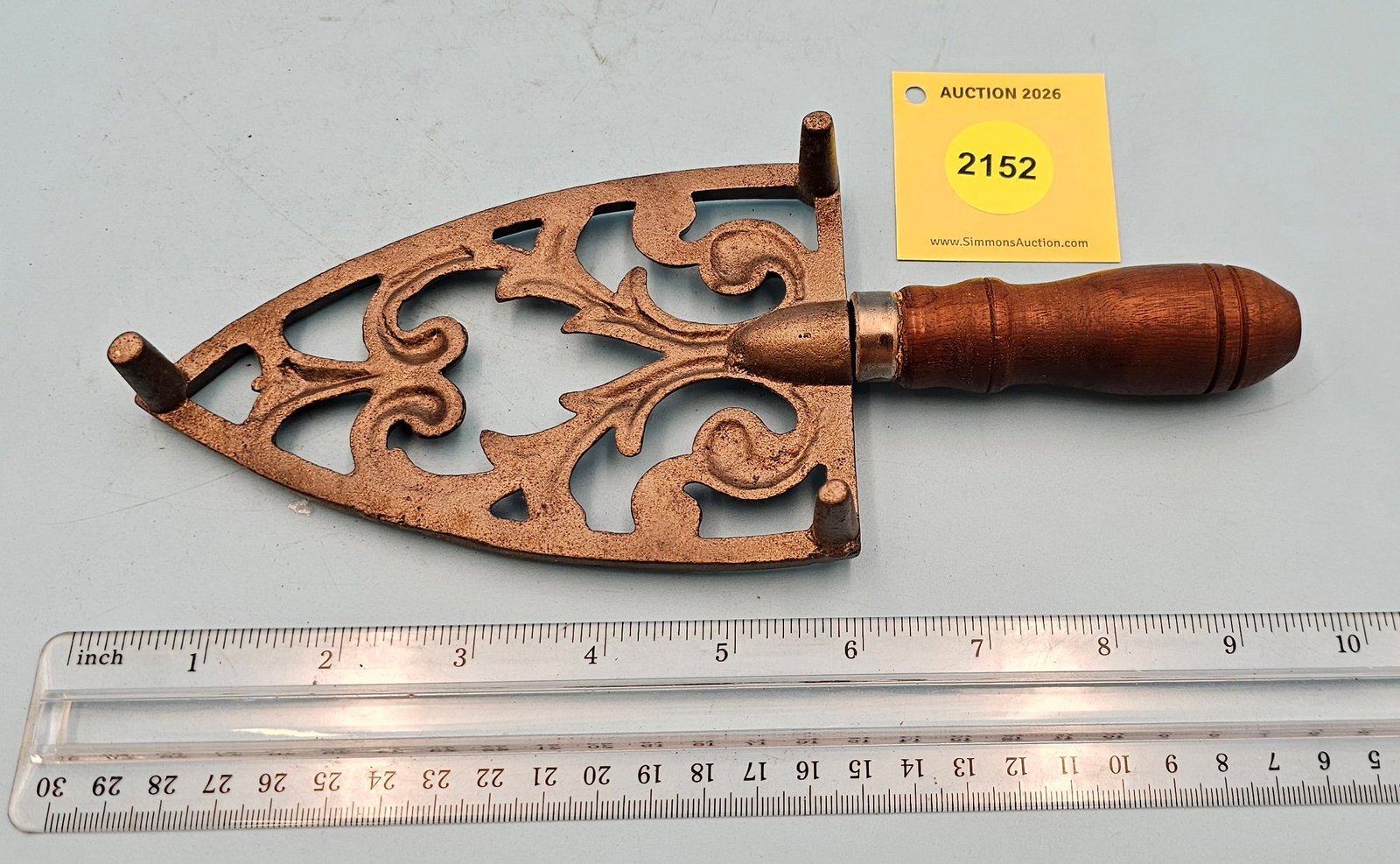 Spade trivet, w/wood handle 9 1/2 x 3 1/2 x 1 1/8" - 2