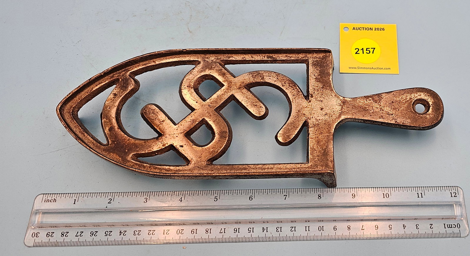 Spade trivet interlocking "S" design 11 1/8 x 4 x 1 1/4": Spade trivet interlocking "S" design 11 1/8 x 4 x 1 1/4"