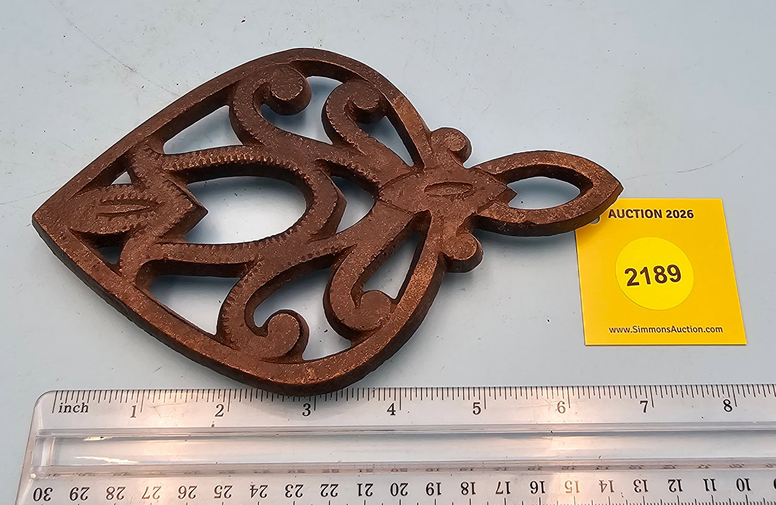 Spade trivet, geometric design, 7 1/4 x 4 3/4 x 5/8" (1 of 2)