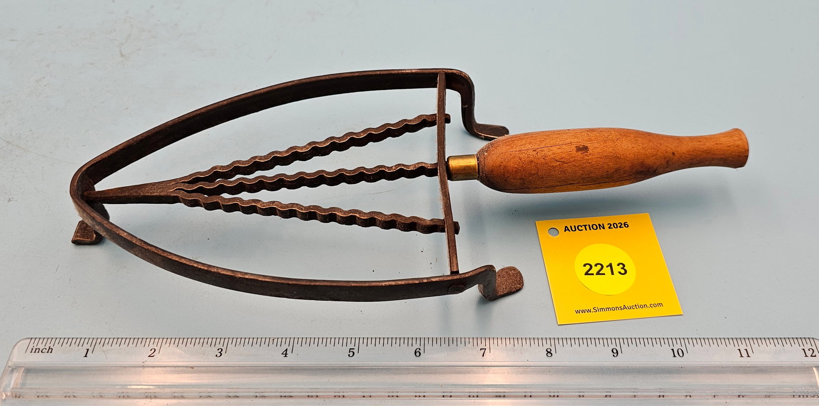 Spade trivet, wood handle, 11 1/4 x 4 3/4 x 1 1/2": Spade trivet, wood handle, 11 1/4 x 4 3/4 x 1 1/2"