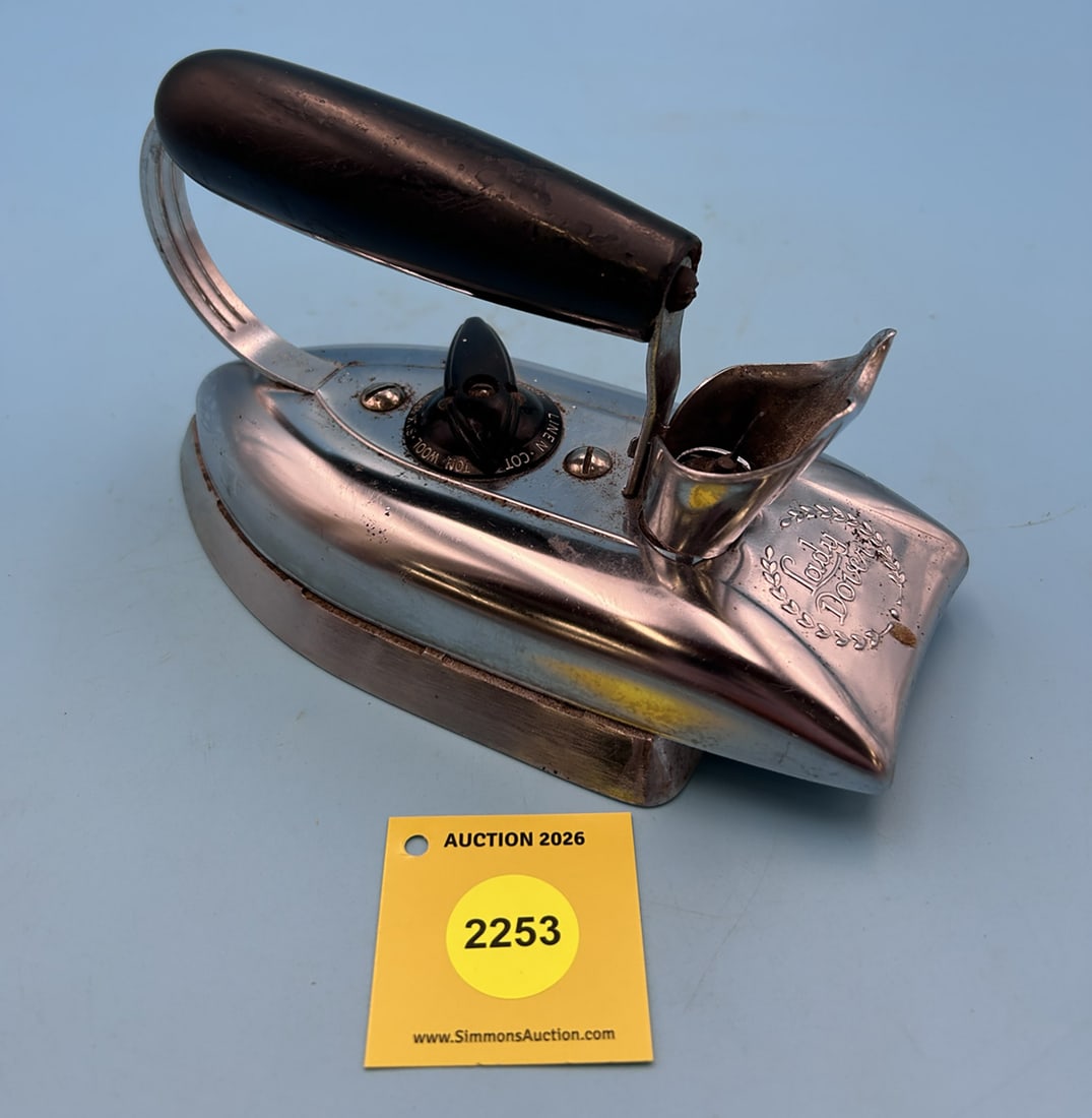 Knapp Monarch Co, St Louis USA, Lady Dover, electric iron L 8 1/2" (1 of 8)