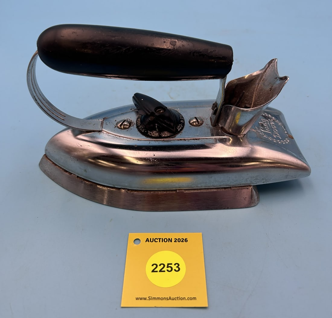 Knapp Monarch Co, St Louis USA, Lady Dover, electric iron L 8 1/2" - 2