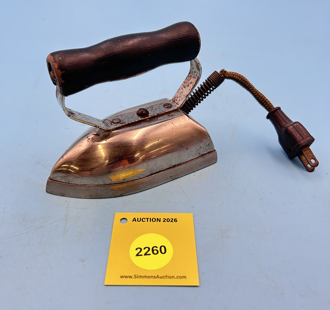The Dover Mfg Co, Dover, Ohio USA, Boudoir Iron Pat Pending L 4 7/8" - 2