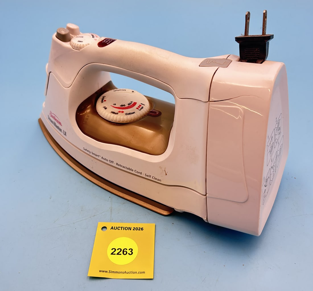 Sunbeam Steam Mater LX, white, L 8 1/2", retractable cord: Sunbeam Steam Mater LX, white, L 8 1/2", retractable cord