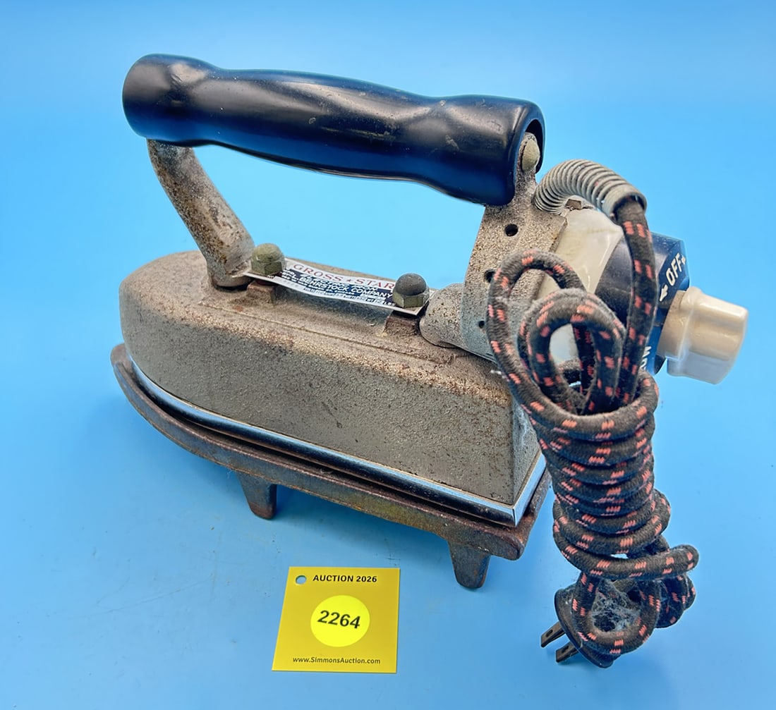 Electric iron Mfd by L. Behrstock Company, Chicago Gross Star, No 16828 w/trivet (1 of 5)