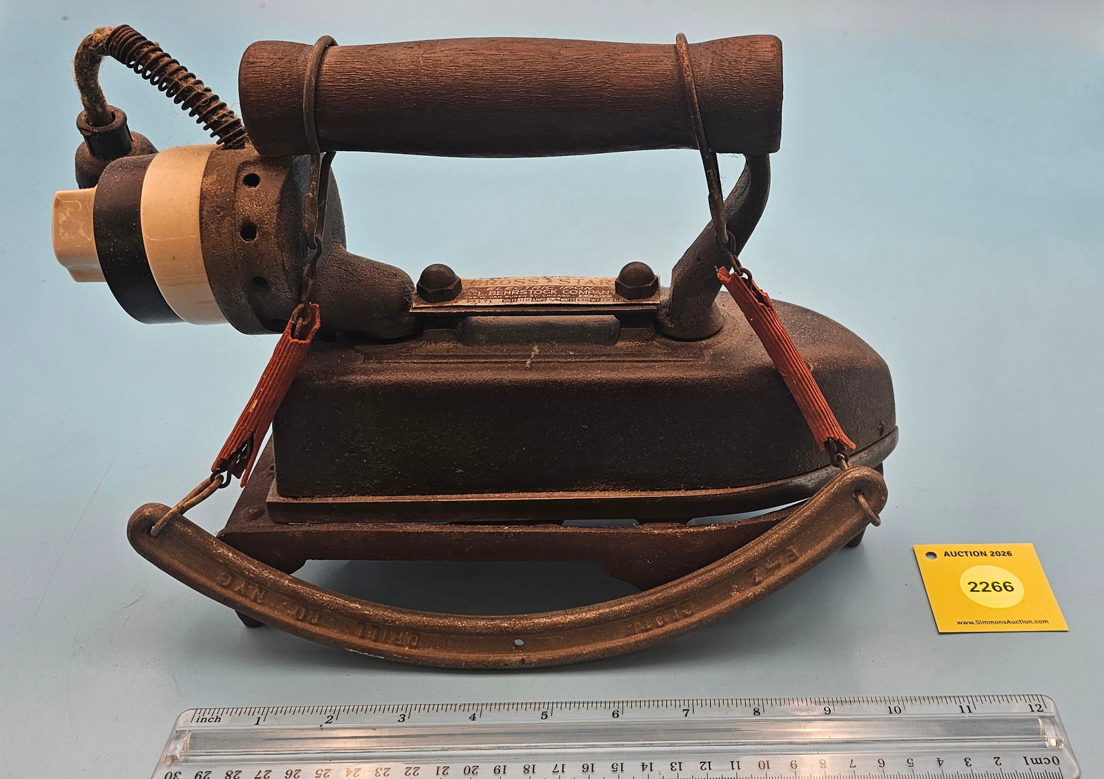 Electric iron Mfd by L. Behrstock Company, Chicago Gross Star, No 16828 w/trivet L 9 3/4" (1 of 6)