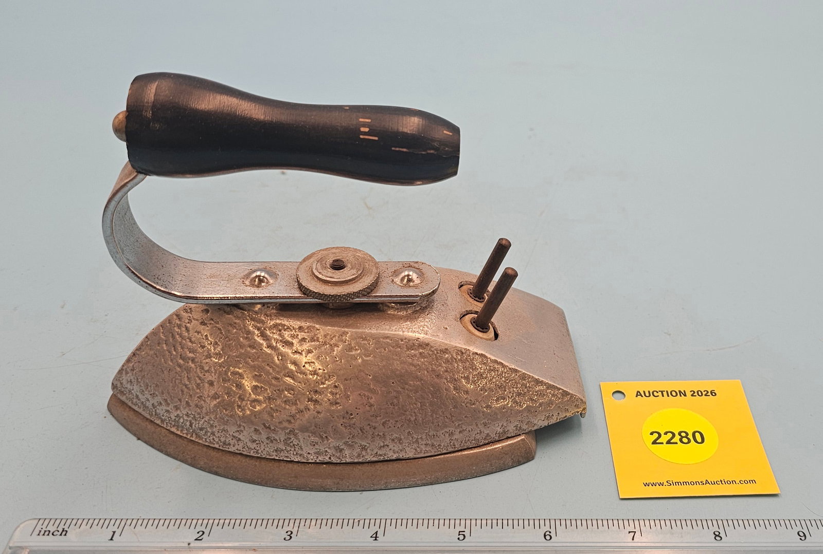 Electric iron, no markings, black wood handle, L 5 5/8": Electric iron, no markings, black wood handle, L 5 5/8"