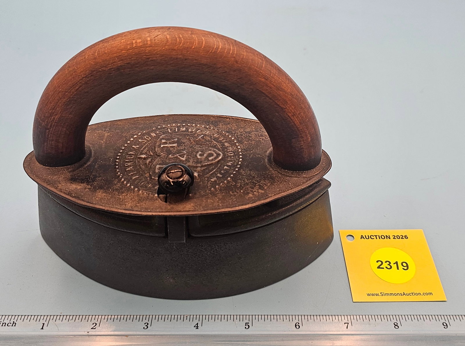 Box, English, Kendrick & Son Limited, West Bromwich Aks. Hinged on side, latch on other side, lat...: Box, English, Kendrick & Son Limited, West Bromwich Aks. Hinged on side, latch on other side, late 1800, L 6 7/8"