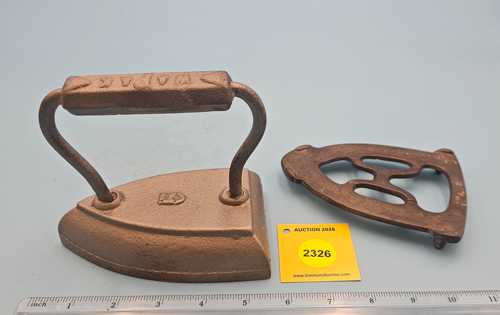 Wapak No 5 iron w/Wapak trivet L 5 1/4": Wapak No 5 iron w/Wapak trivet L 5 1/4"