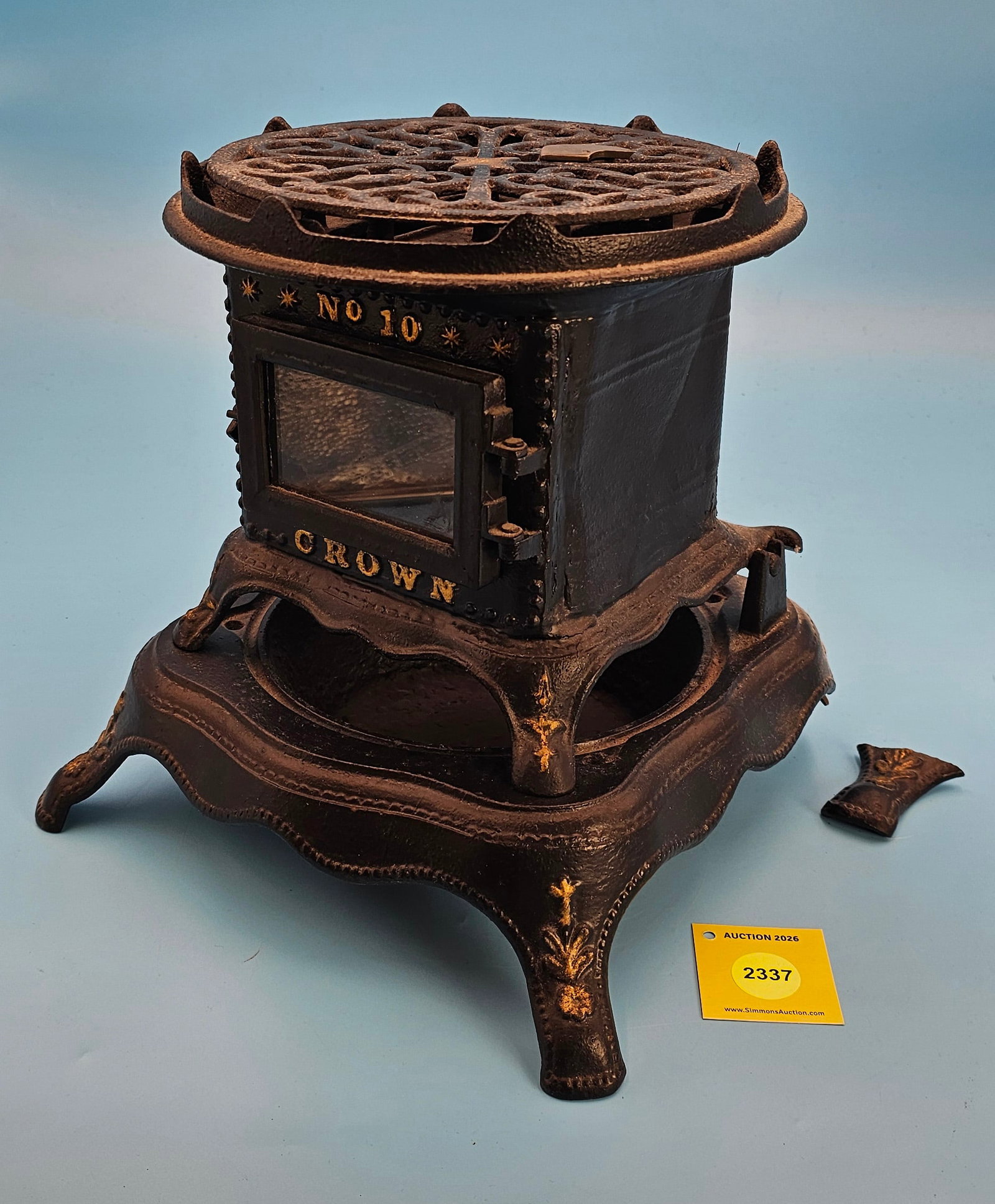 Cast iron stove, Crown, No 10, does have a broken leg (1 of 1)
