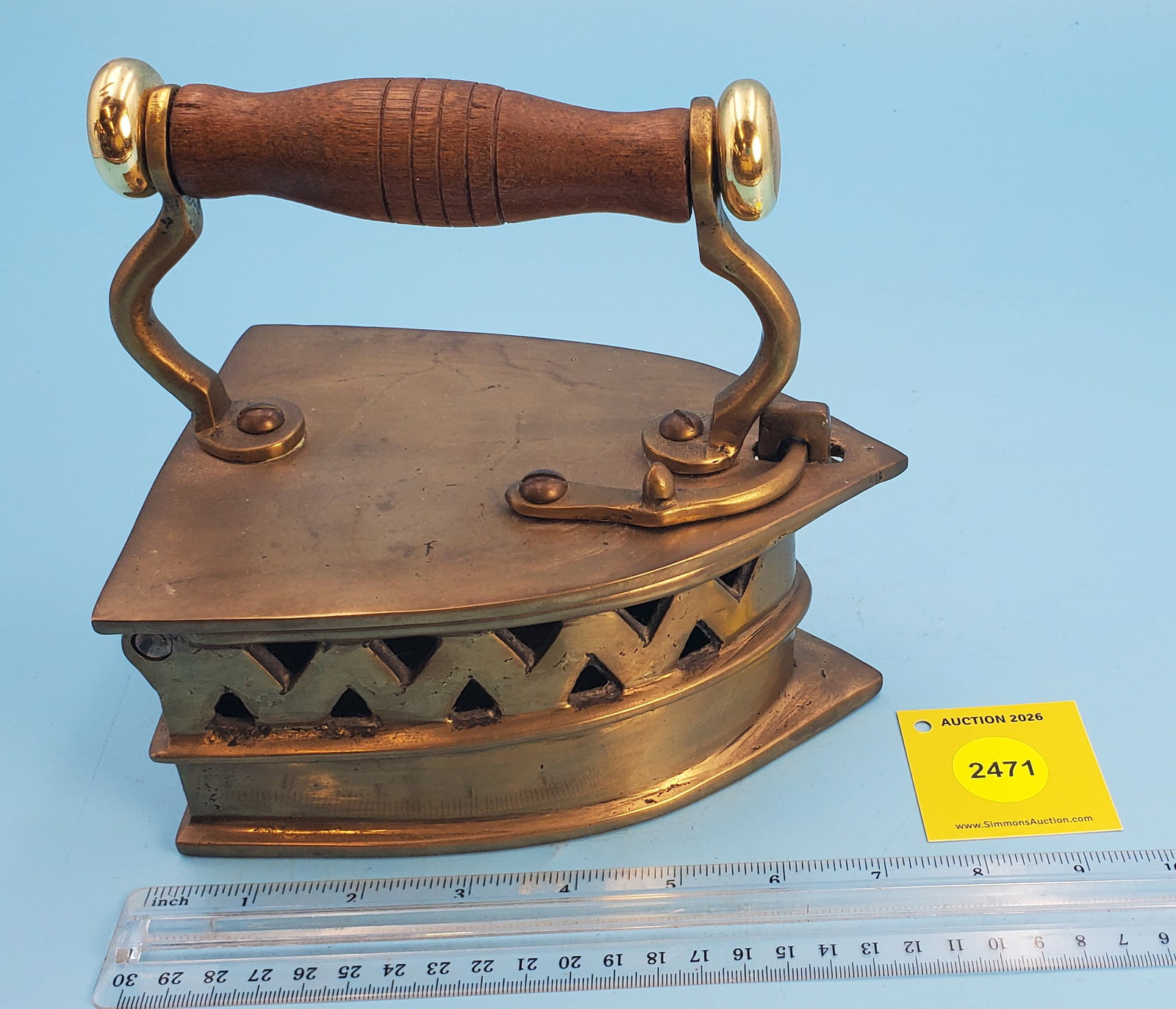 Box, Brass, with cold nose, wood handle, L 7": Box, Brass, with cold nose, wood handle, L 7"