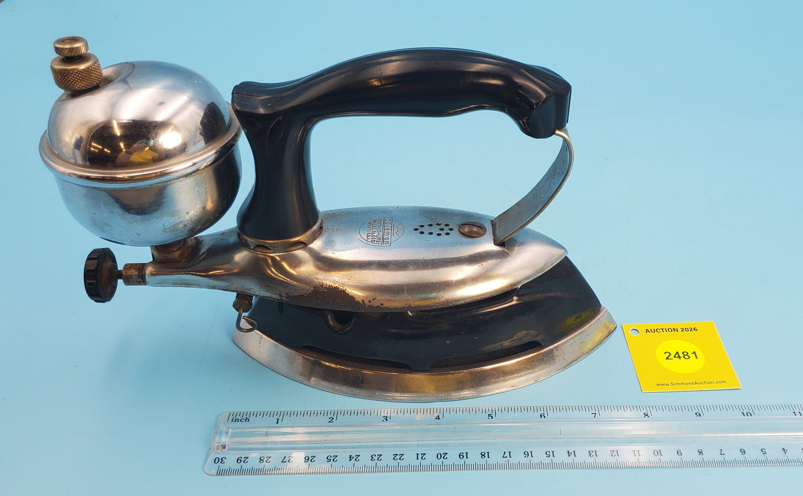 Gasoline, Coleman Instant Lite Model 609, black enamel, plastic handle, about 1930, L 8 3/8" (1 of 2)