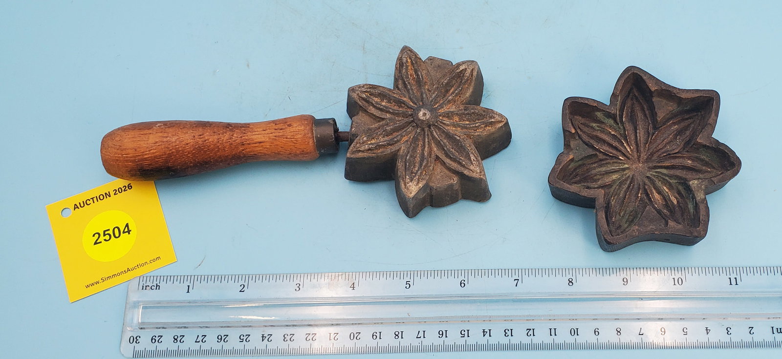 Flower, Cast top/base L 7 1/2": Flower, Cast top/base L 7 1/2"