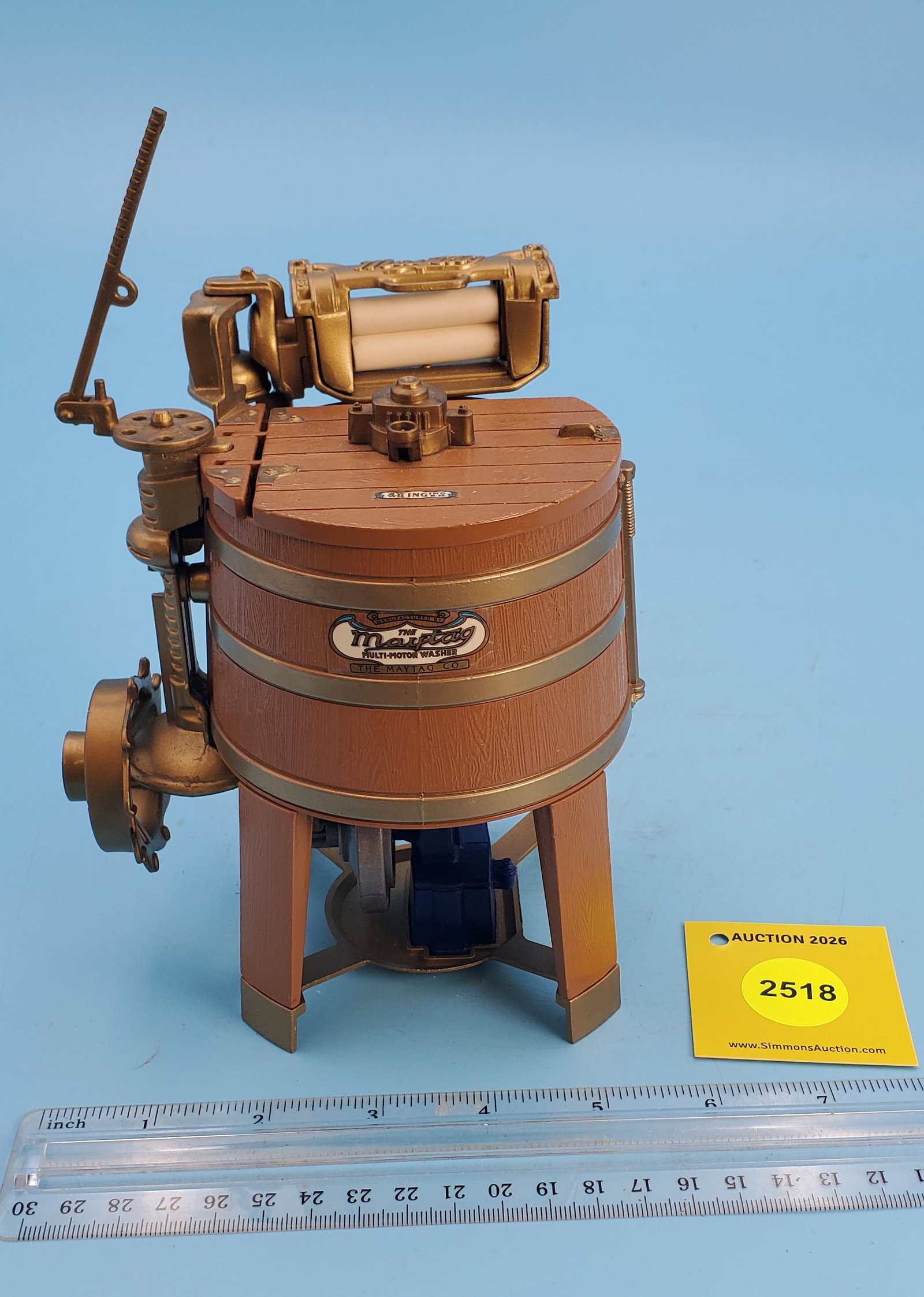 ERTL, Maytag Swinging Ringer Multi-Motor Washing Machine, Metal Model Height 6 3/8" (1 of 3)