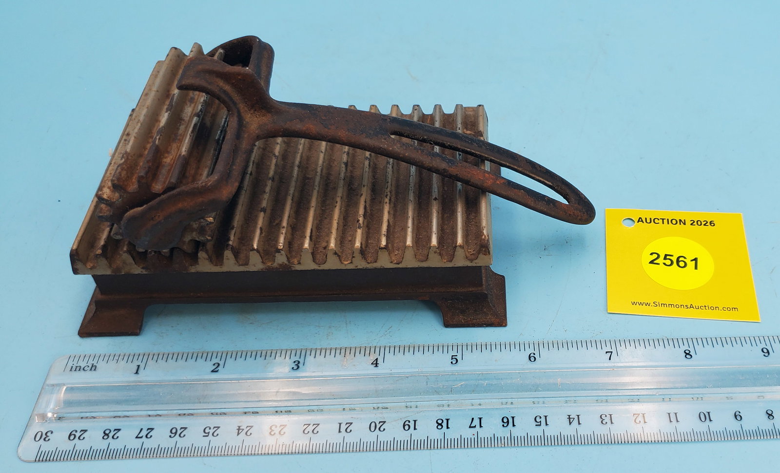 Roller, curved handle, hinged base plate, Roll 2 3/4" (1 of 4)