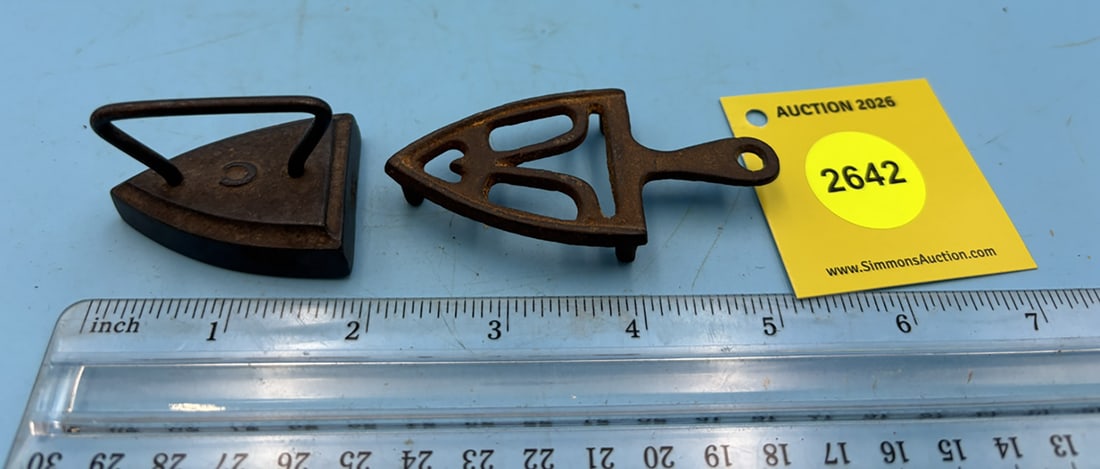 Wire handle L 2'' with spade trivet: Wire handle L 2'' with spade trivet