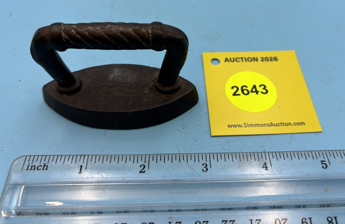 Rope handle L 2 7/8'' iron (1 of 2)
