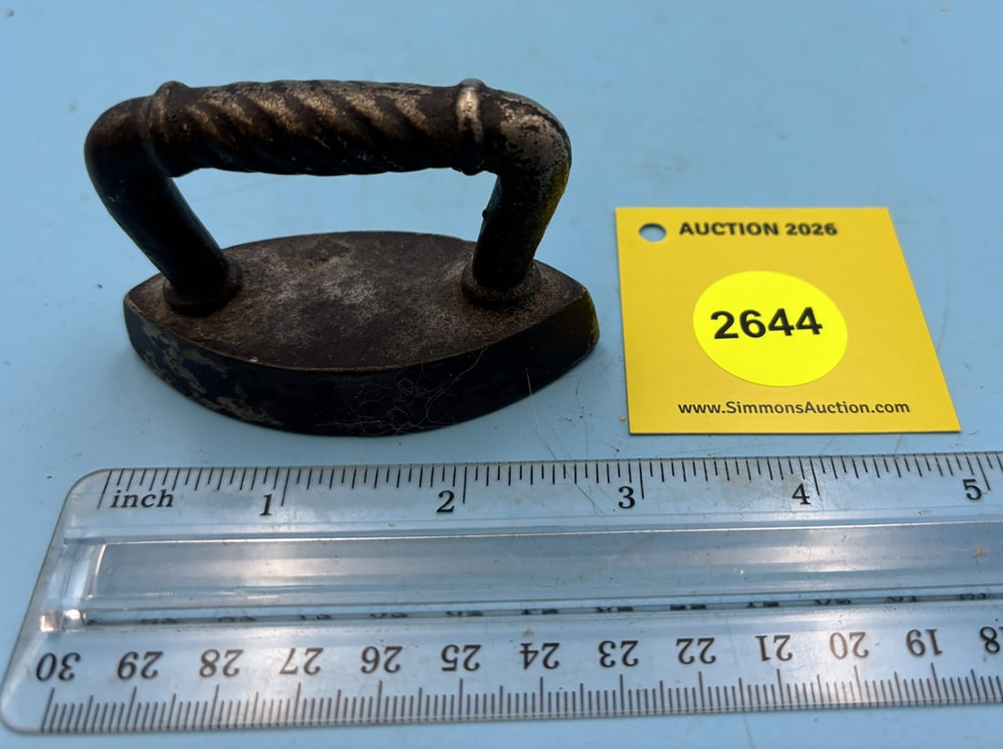 Rope handle L 2 7/8'' iron (1 of 2)