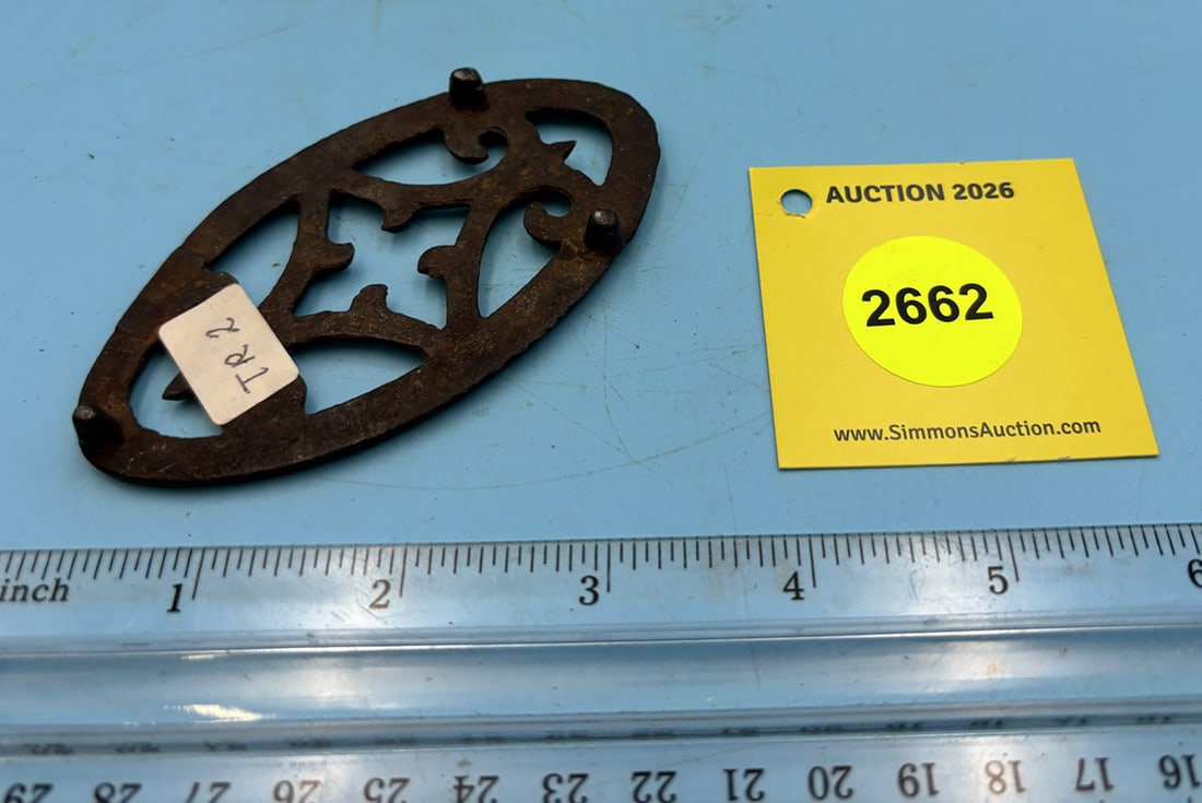 Oval trivet L 3 5/8" - 2