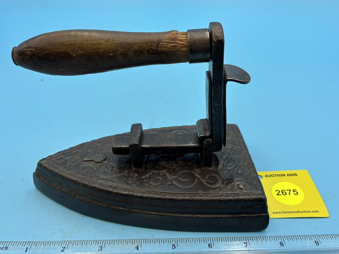 Decorative smoothing iron, "5", 1 post handle slides onto body: Decorative smoothing iron, "5", 1 post handle slides onto body