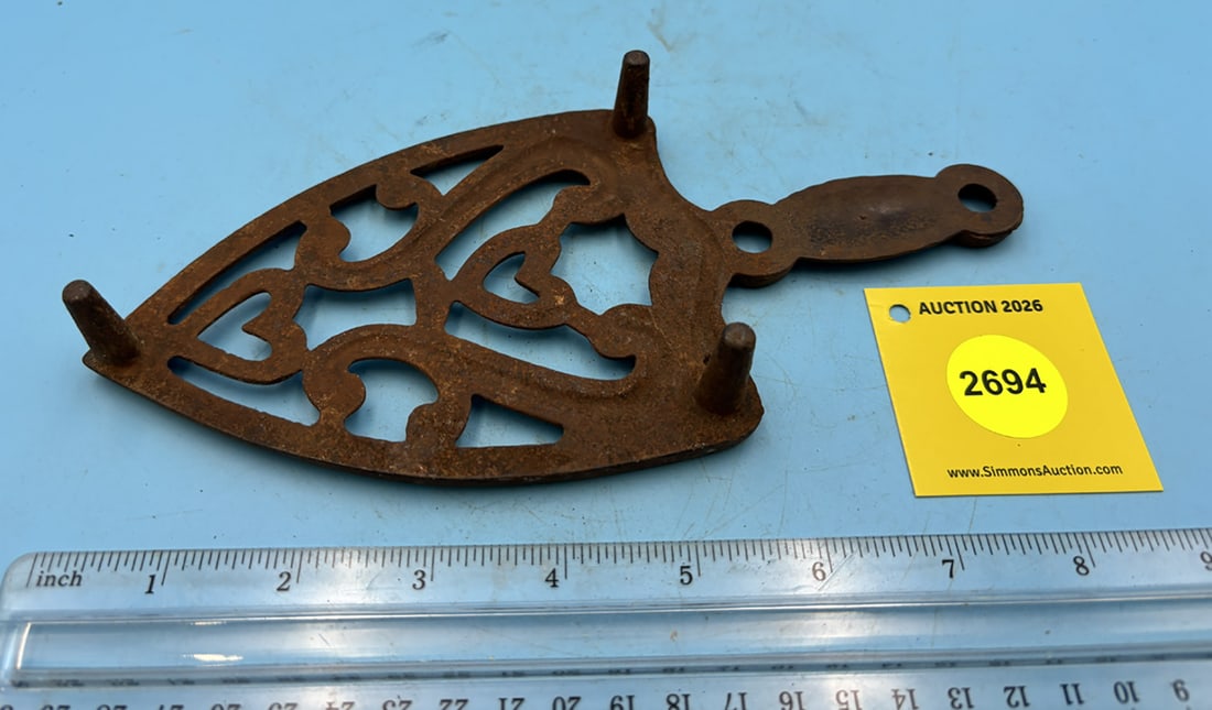 Heart and Urn trivet w/ handle and three legs - 2