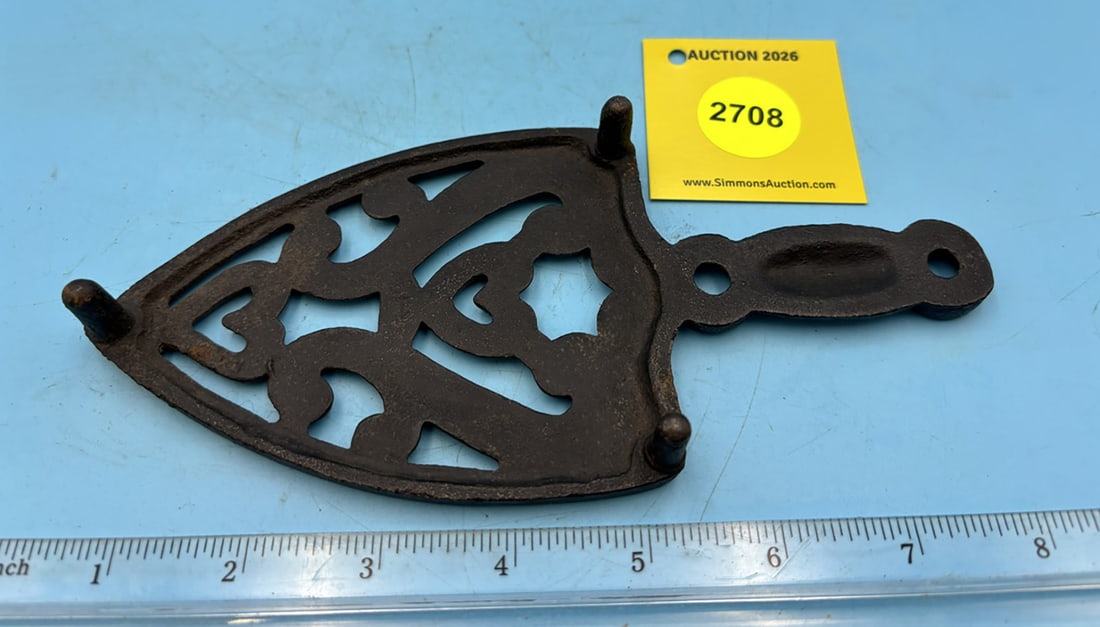 Heart and Urn trivet w/ handle and three legs - 2