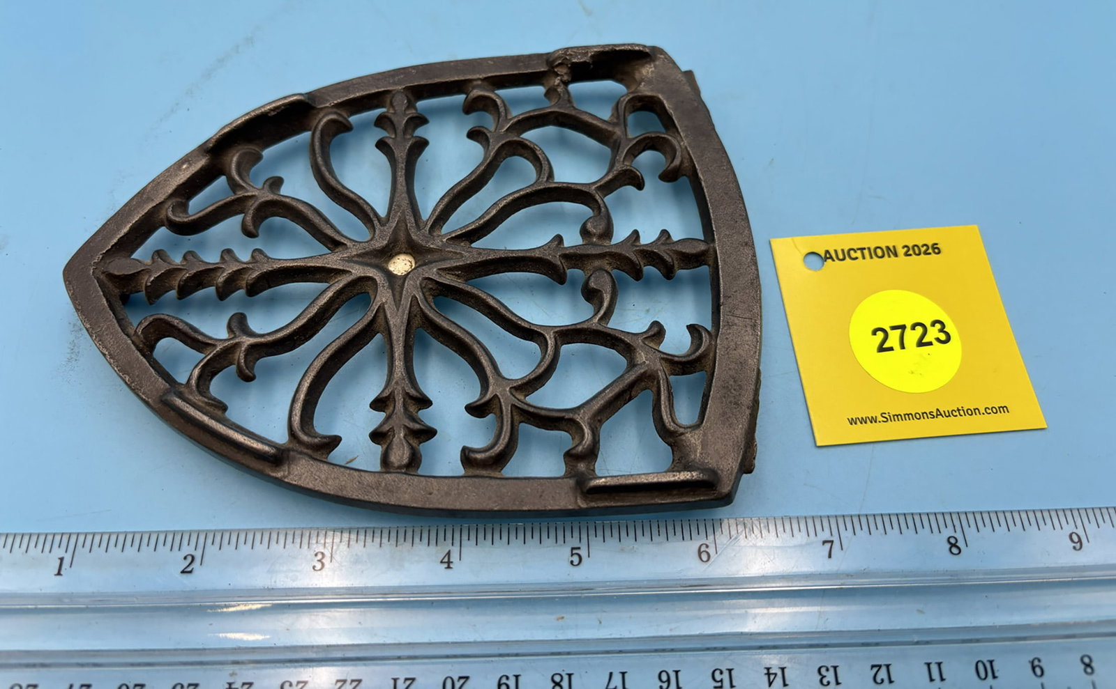 Trailing vine trivet: Trailing vine trivet
