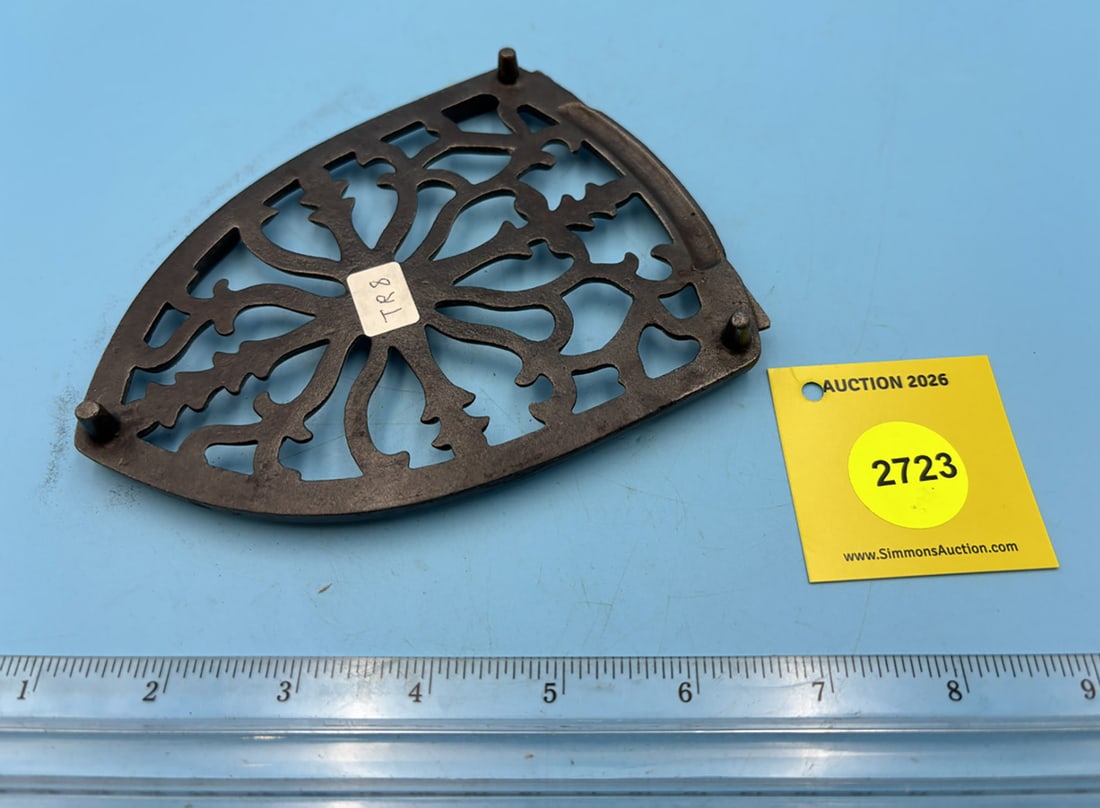 Trailing vine trivet - 2